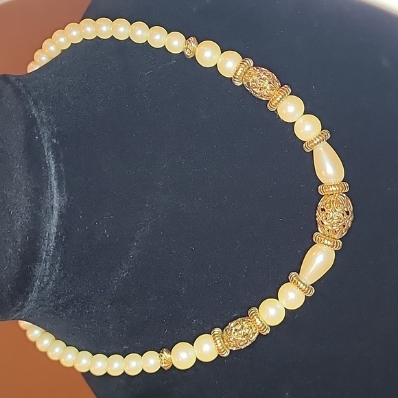 1928 Faux Pearl, Filigree Collar Necklace, Pre-loved in Excellent Condition - Picture 2 of 10